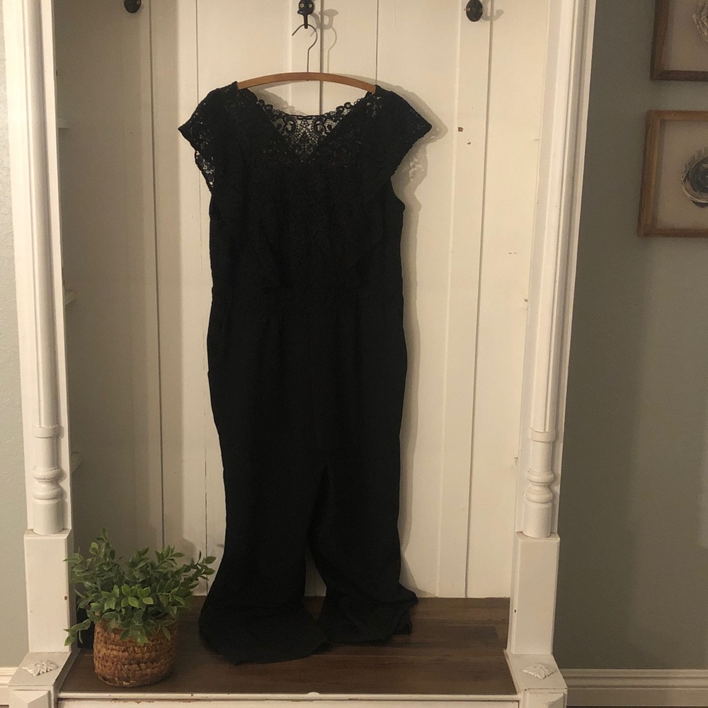 Romper Target Xhilaration Black Lace Romper with pockets preloved zipper on back